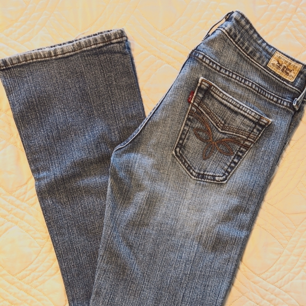 Levi's Low Boot Cut Jeans